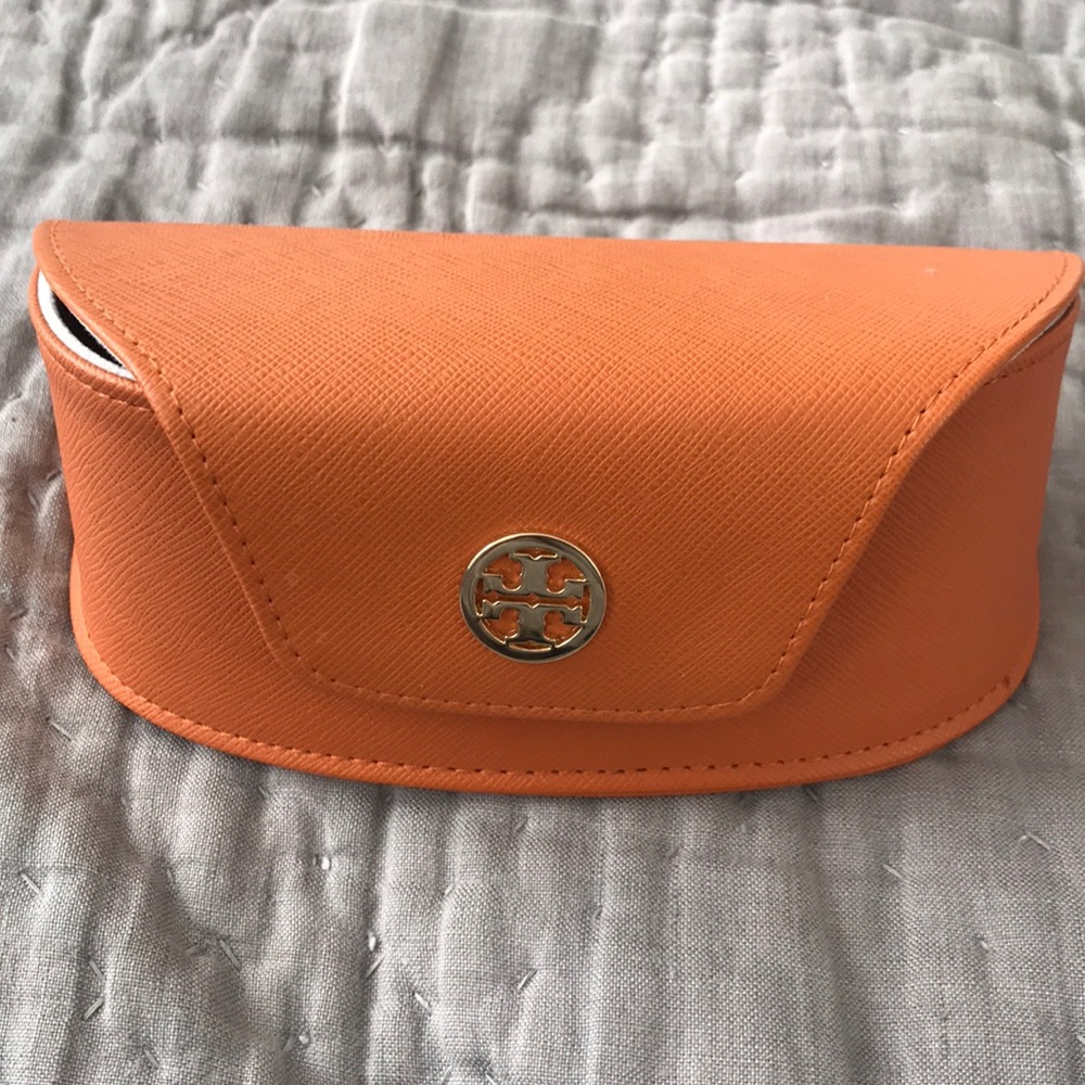 Like new Authentic Tory Burch sunglasses case